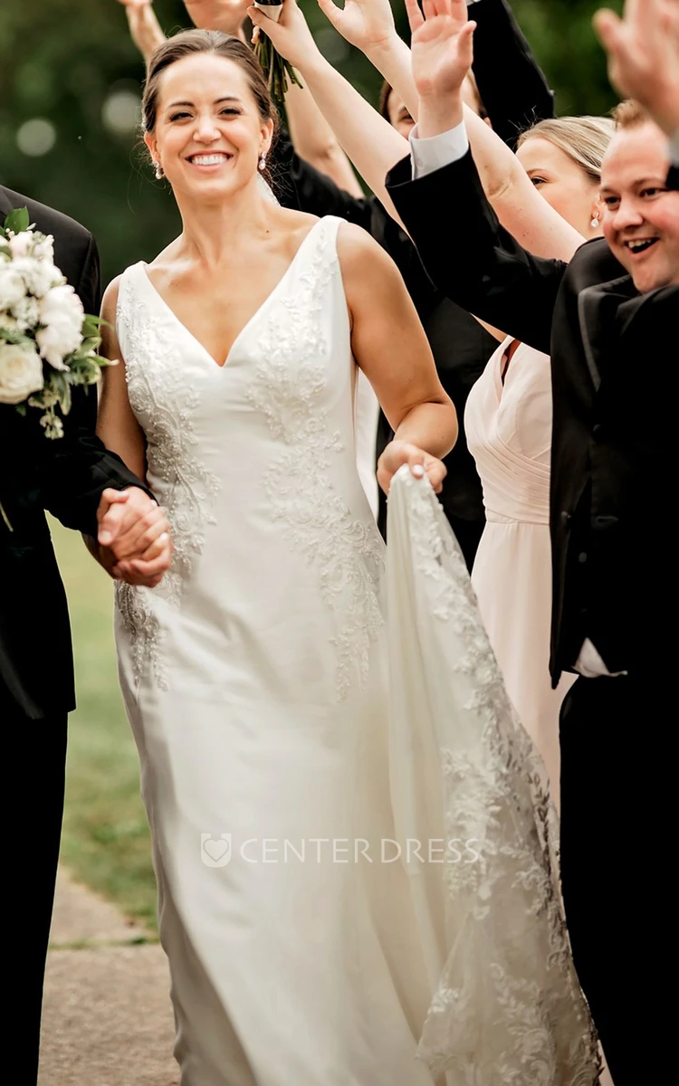 Floor-length Elegant V-neck Sleeveless Appliques Wedding Dress with Train V Back