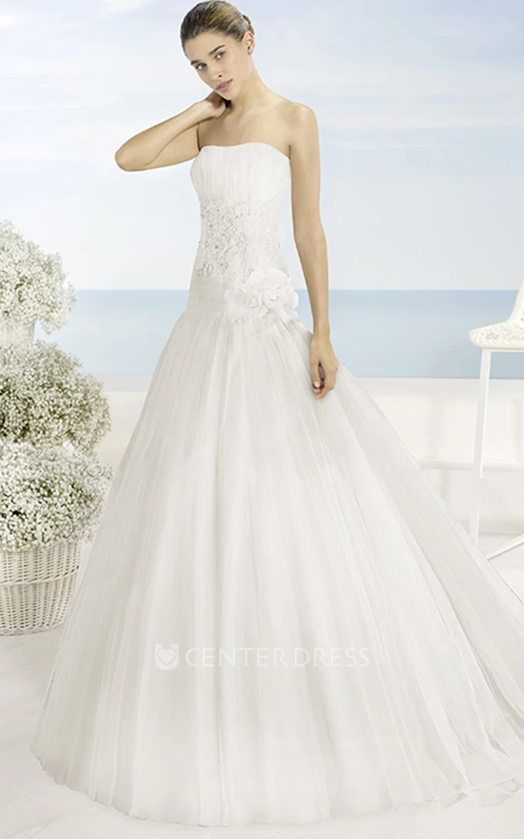 A-Line Strapless Floor-Length Sleeveless Floral Tulle Wedding Dress With Appliques And Pleats