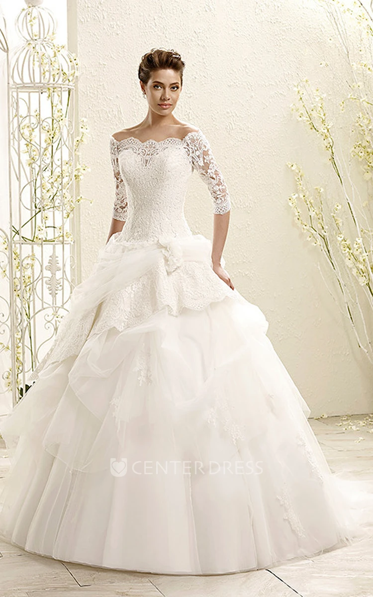 Ball Gown Appliqued Off-The-Shoulder Half-Sleeve Tulle Wedding Dress With Ruffles