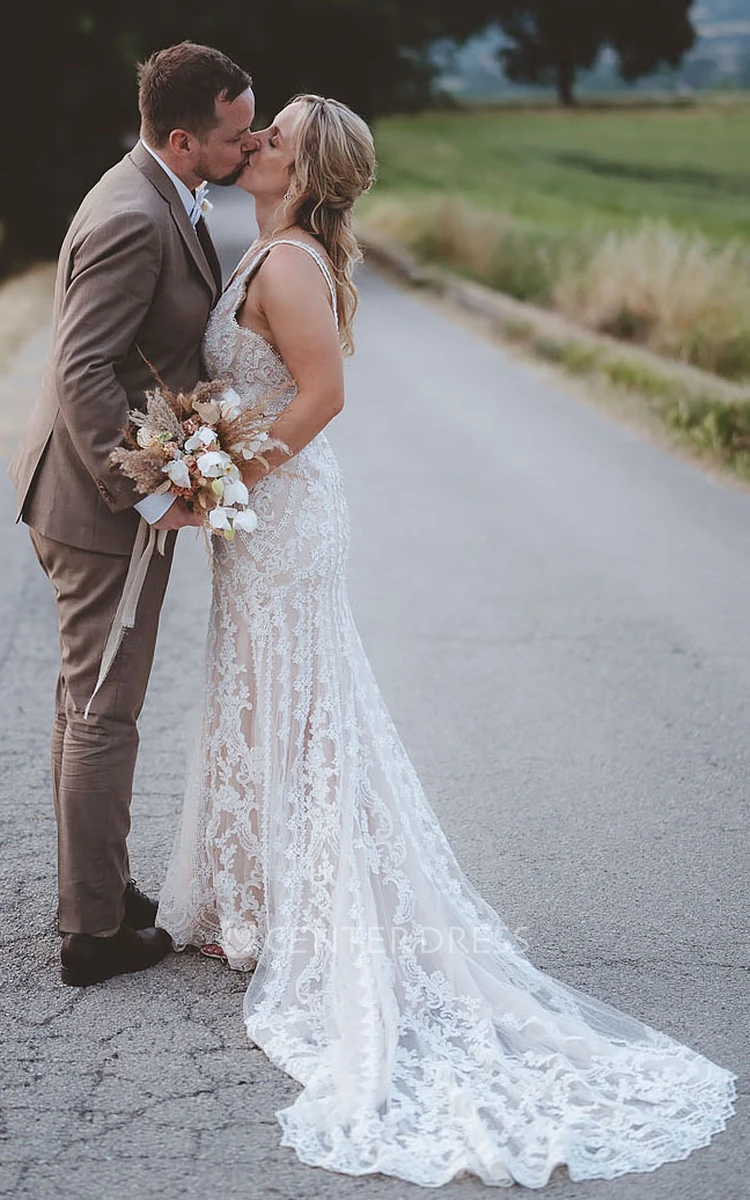 Mermaid V-neck Bohemian Country Lace Wedding Dress With Open Back And Appliques