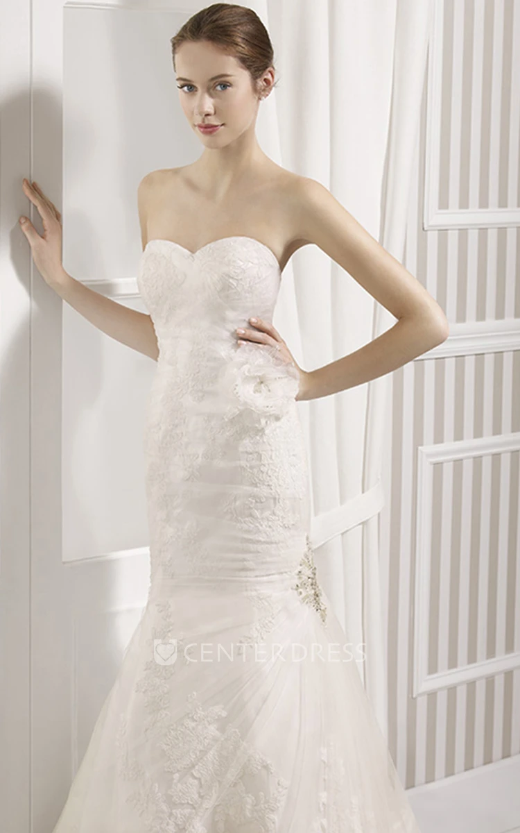 Trumpet Floor-Length Sweetheart Lace Wedding Dress With Appliques And Corset Back