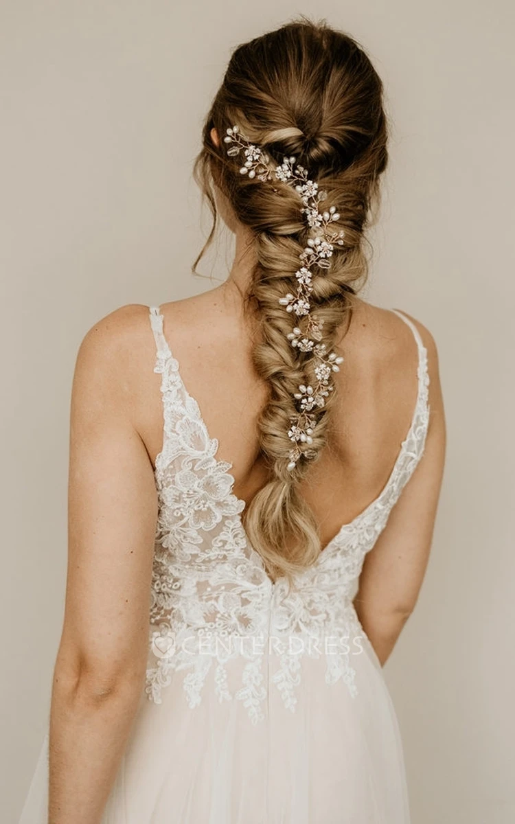 Elegant V-Neck Deep V-Back A-line Spaghetti Straps Romantic Tulle Lace Applique Wedding Dress