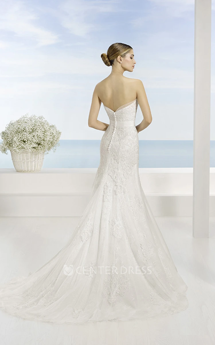 A-Line Floor-Length Strapless Appliqued Sleeveless Lace Wedding Dress With Waist Jewellery And Pleats