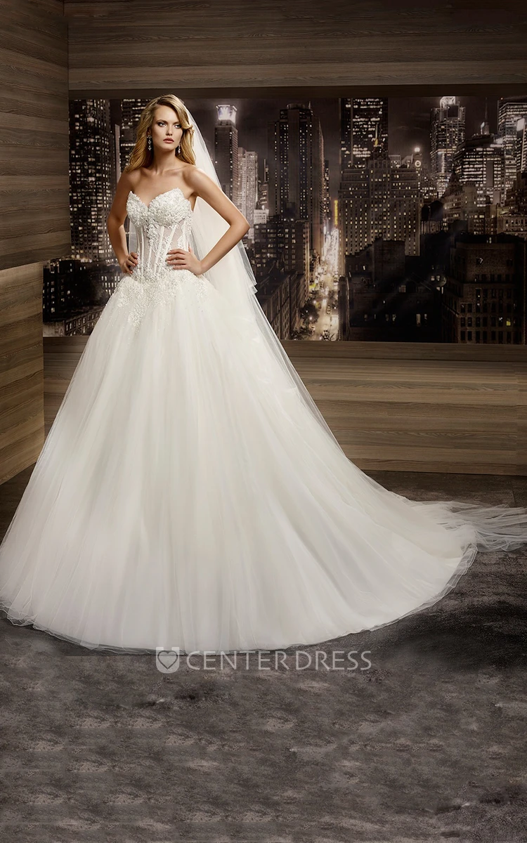 Sweetheart Brush-Train A-Line Bridal Gown With Lace Corset And Appliques