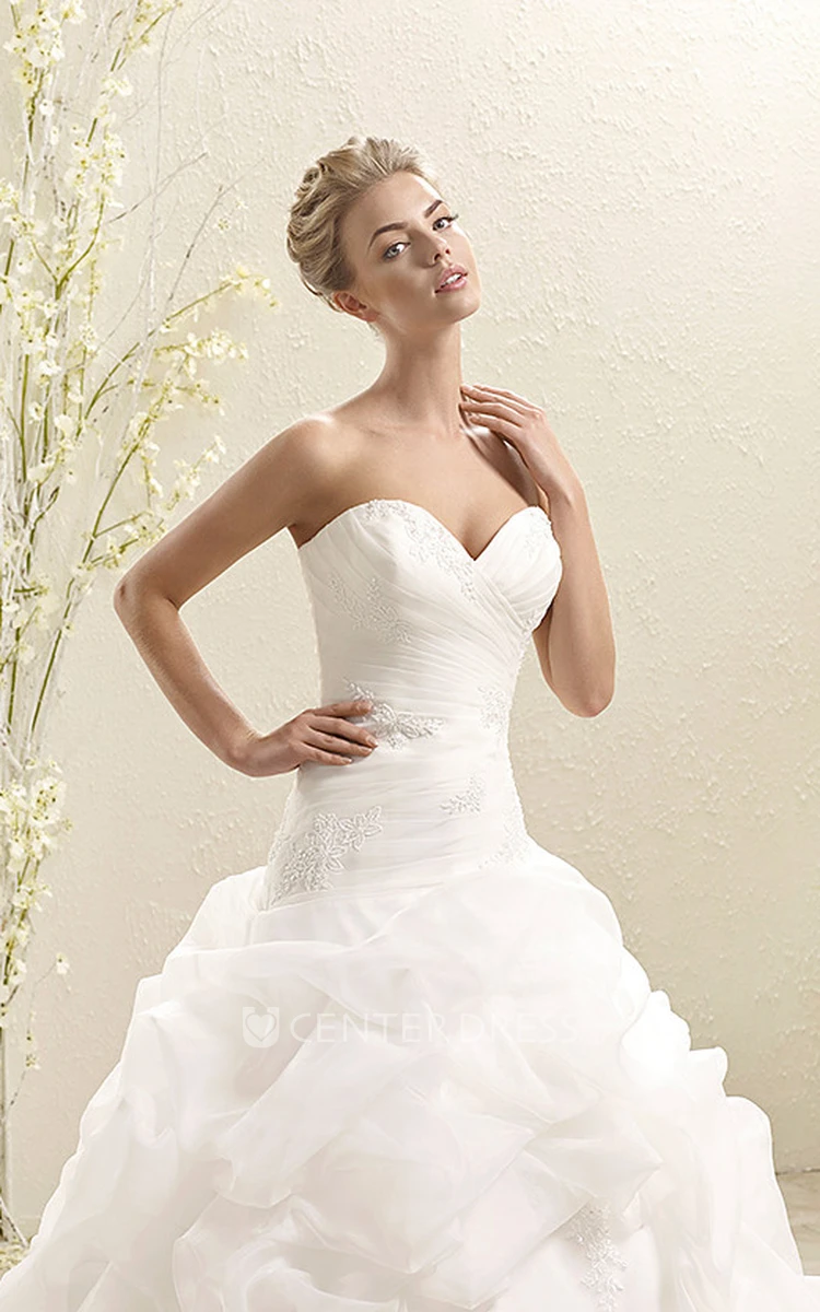 Ball Gown Ruffled Sweetheart Floor-Length Organza Wedding Dress With Criss Cross And Appliques