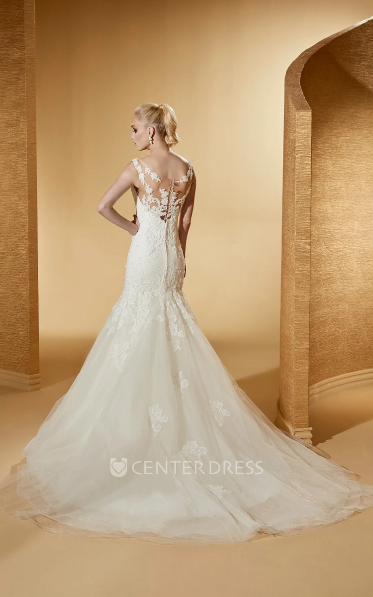 Square-Neck Mermaid Lace Long Wedding Dress With Exquisite Appliques And Brush Train