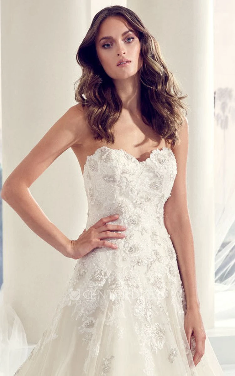 A-Line Sleeveless Sweetheart Appliqued Floor-Length Tulle Wedding Dress
