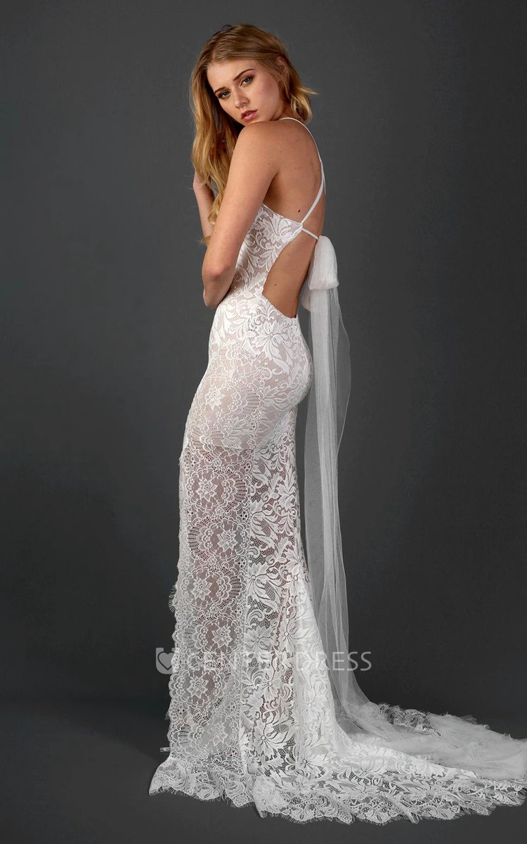 Halter Scalloped Lace Weddig Dress With Illusion