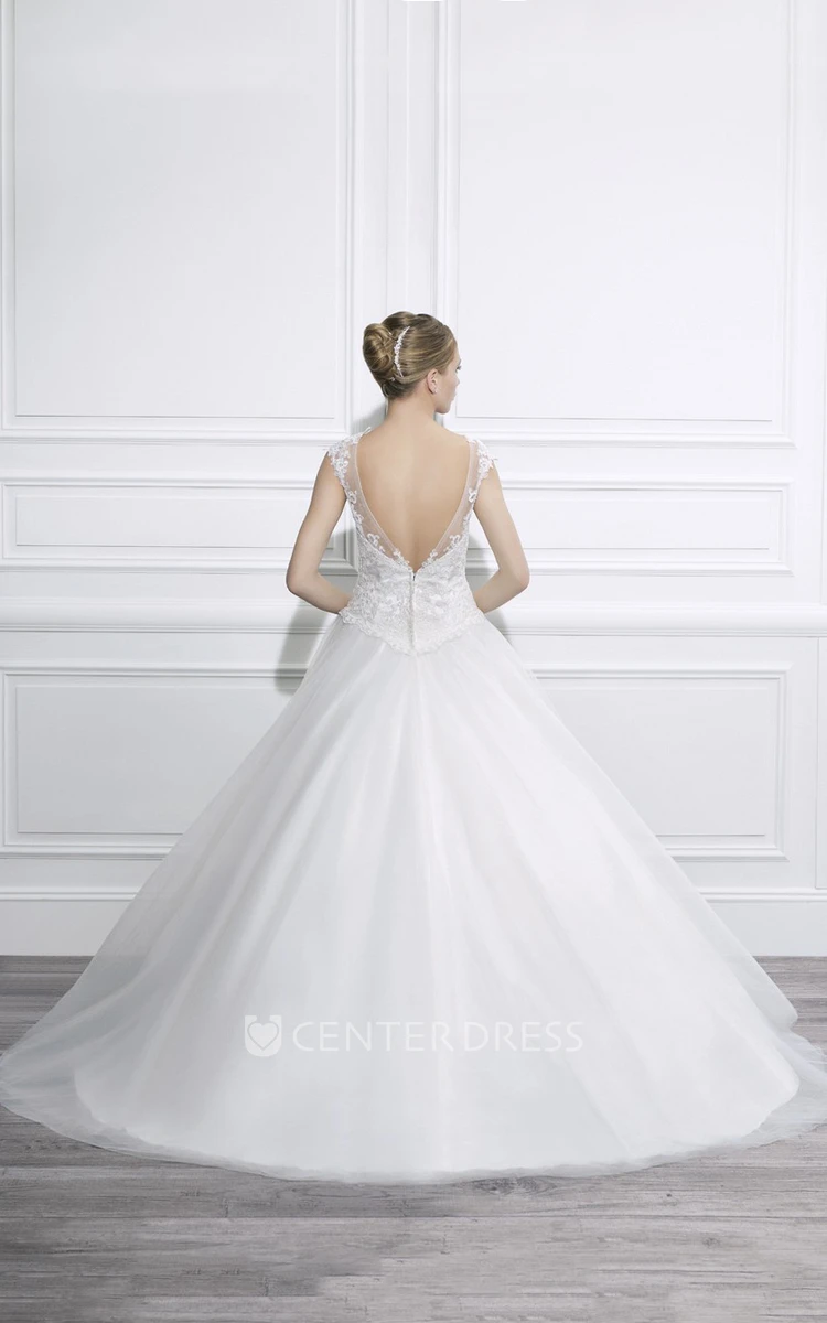 Ball Gown Scoop-Neck Long Cap-Sleeve Tulle Wedding Dress With Appliques And Deep-V Back