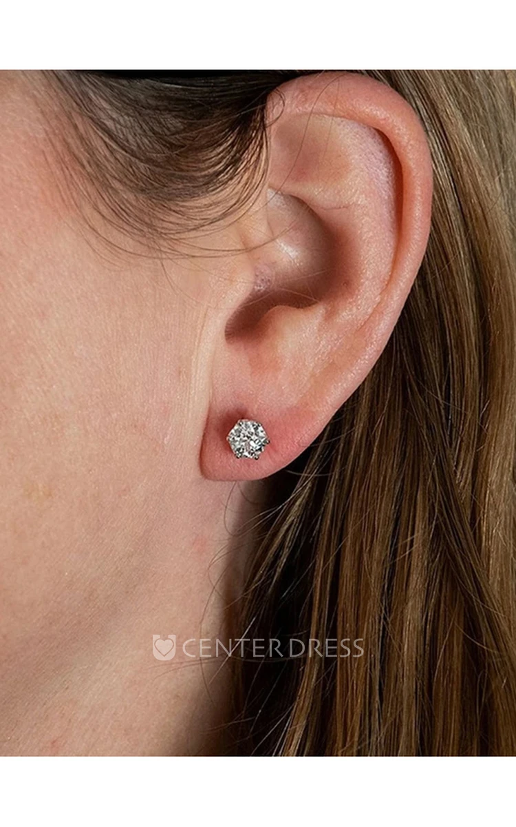 Six Claw Moissanite Stud Earrings