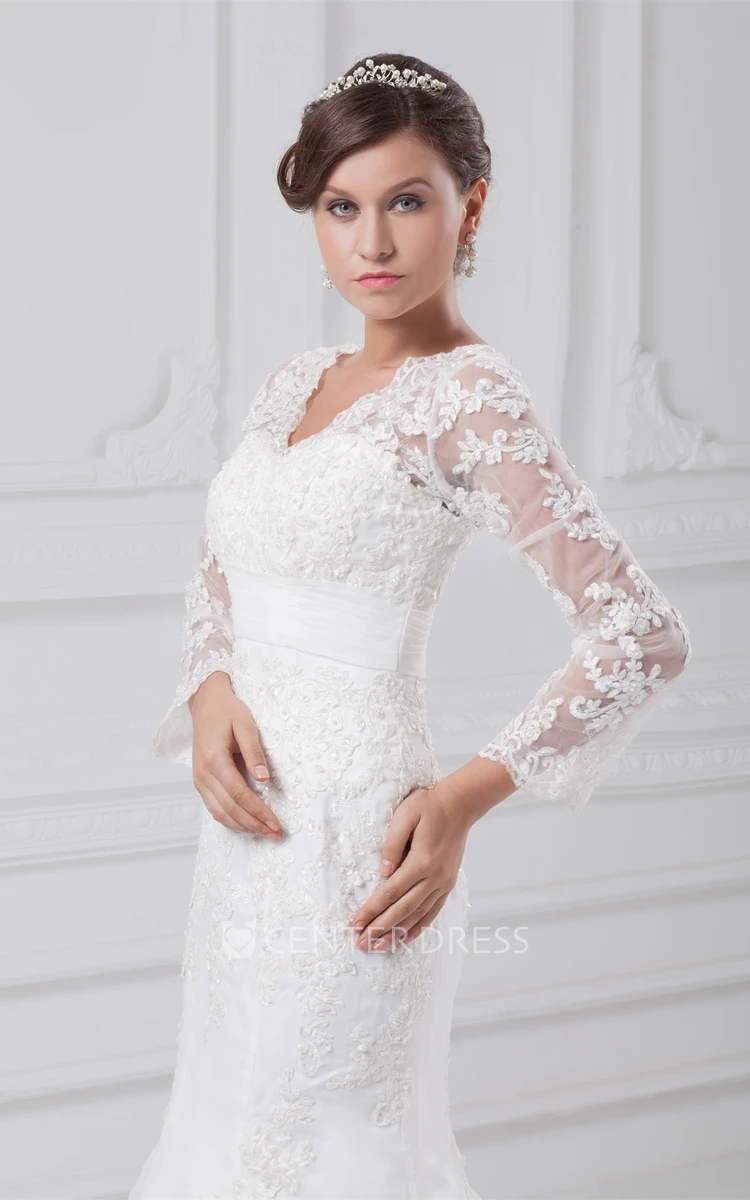 Modest Scalloped-Neck Long-Sleeve Mermaid Wedding dress with Appliques