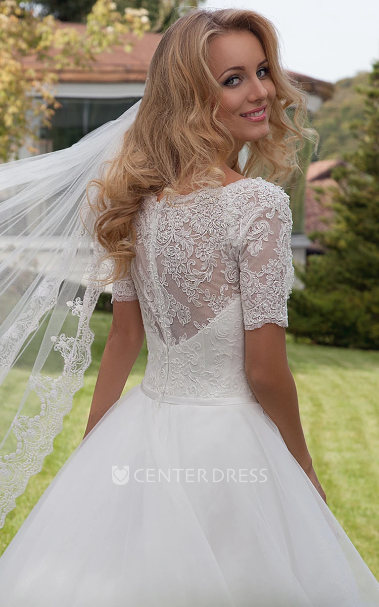 Ball Gown V-Neck Appliqued Short Sleeve Lace Wedding Dress