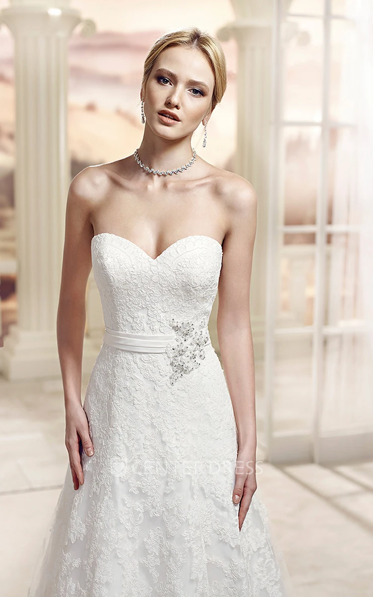 A-Line Floor-Length Caped Sweetheart Lace Wedding Dress With Appliques And Broach