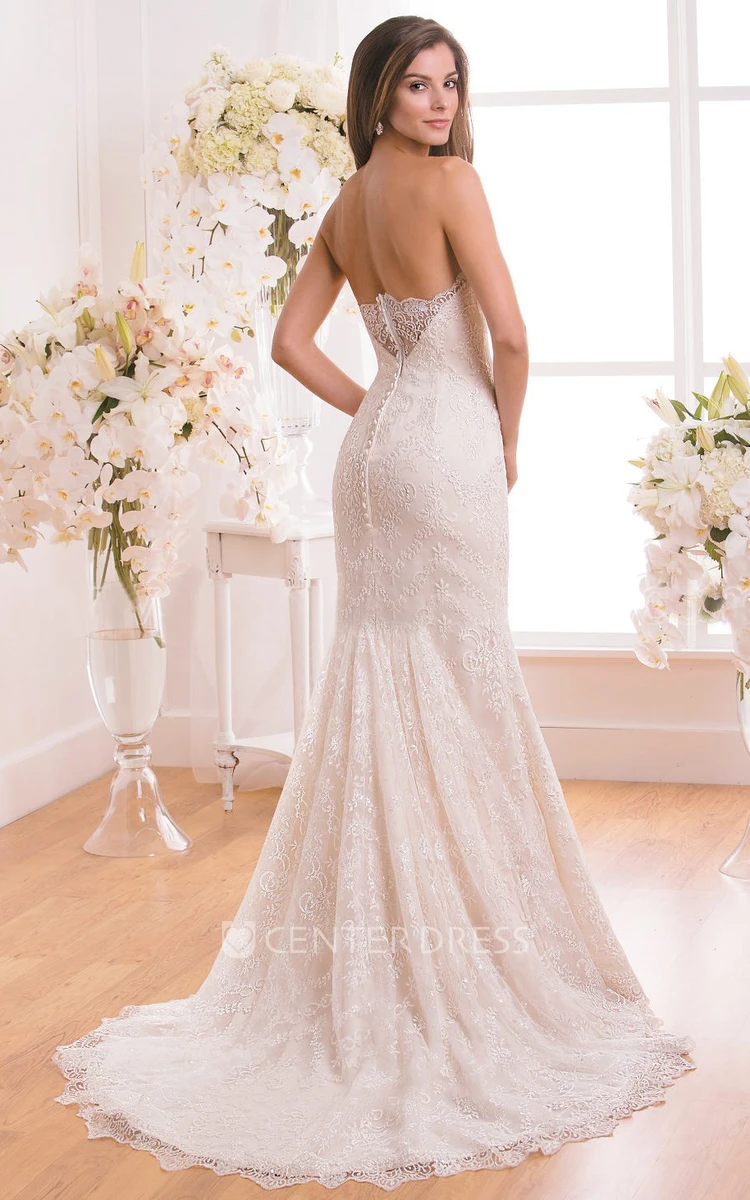 Modern Sweetheart Lace-Appliqued Wedding Dress With Crystals