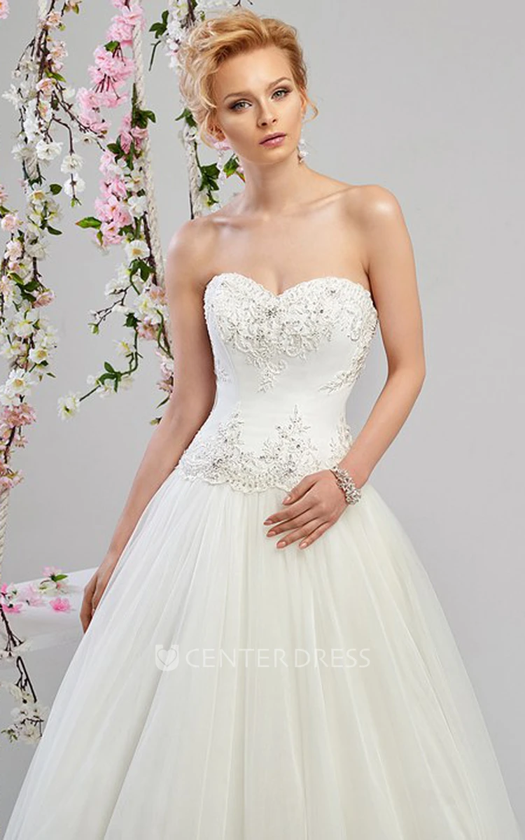 A-Line Embroidered Sweetheart Long Sleeveless Tulle&Lace Wedding Dress