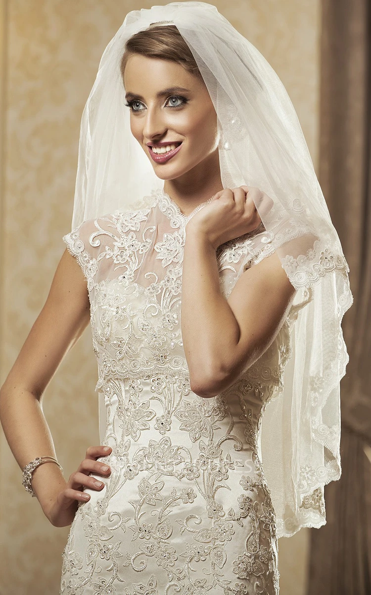 Sheath Long Sleeveless Sweetheart Appliqued Tulle&Lace Wedding Dress With Cape