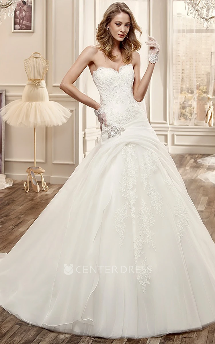 Sweetheart Draping-Waist Wedding Dress With Appliques