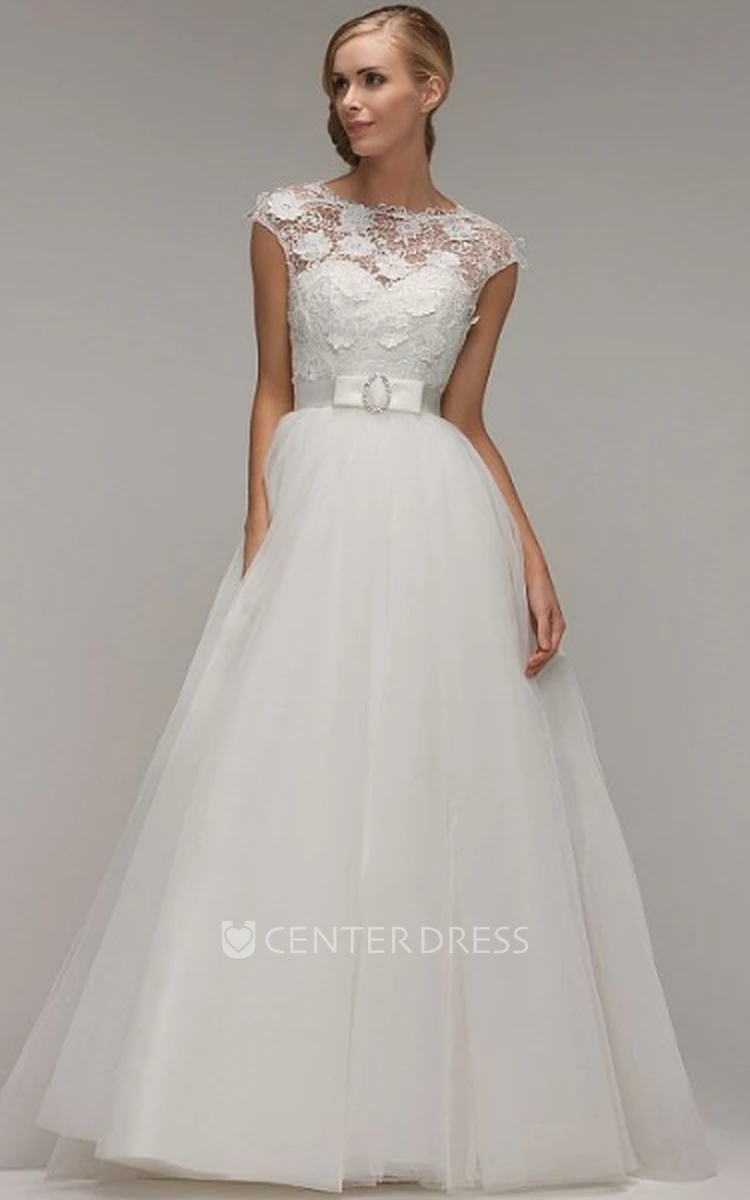 A-Line Scoop-Neck Cap-Sleeve Maxi Tulle Wedding Dress With Appliques And Illusion