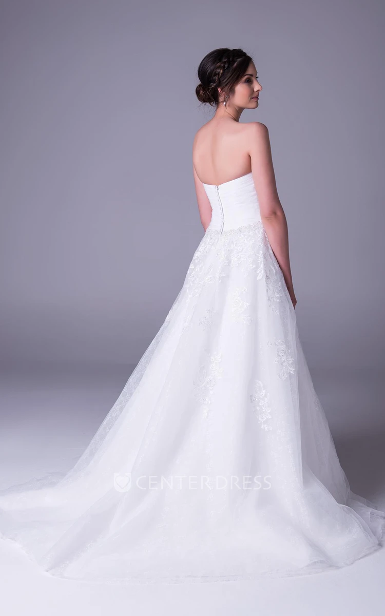 A-Line Maxi Appliqued Sweetheart Tulle Wedding Dress With Criss Cross And Waist Jewellery