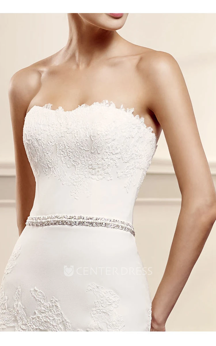 Strapless Long Appliqued Lace Wedding Dress With Court Train