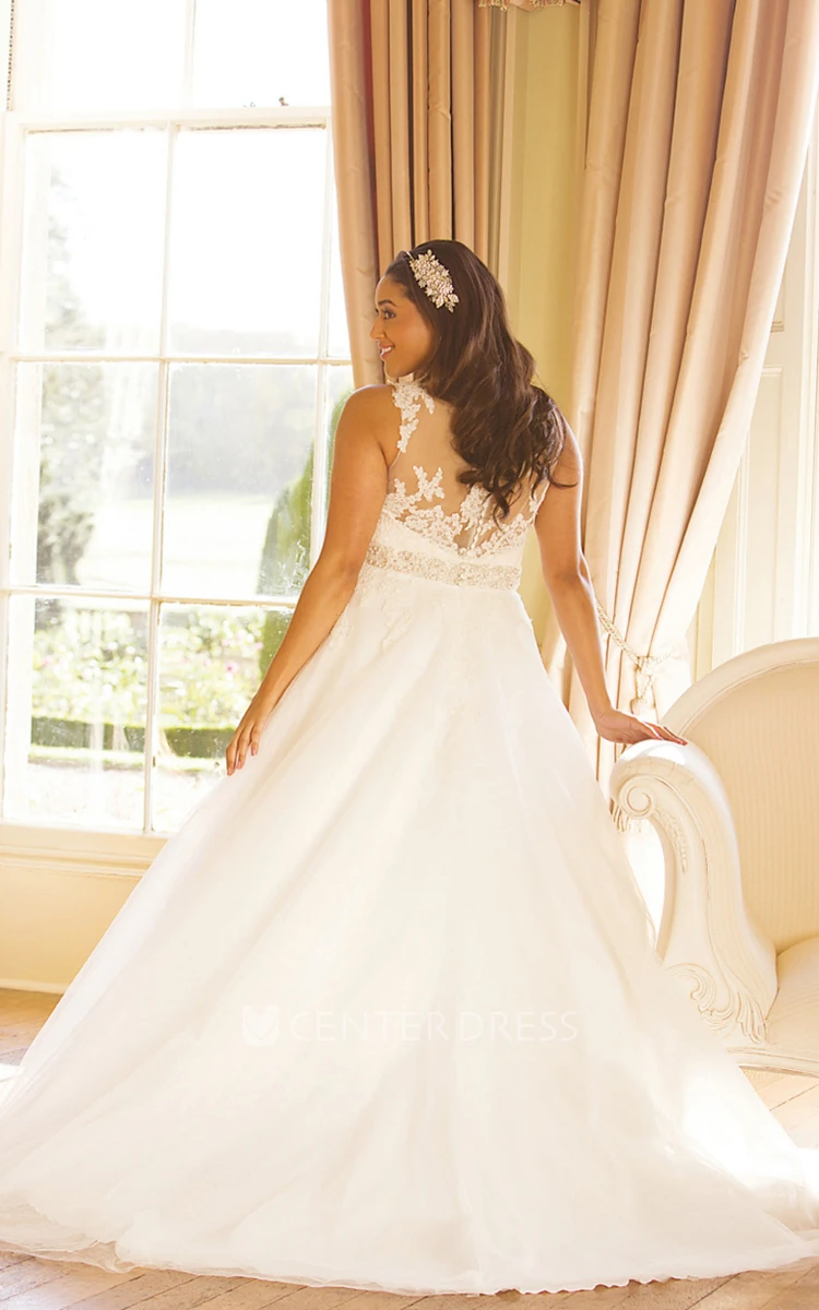 Ball Gown Scoop-Neck Sleeveless Long Jeweled Tulle Plus Size Wedding Dress With Appliques And Illusion