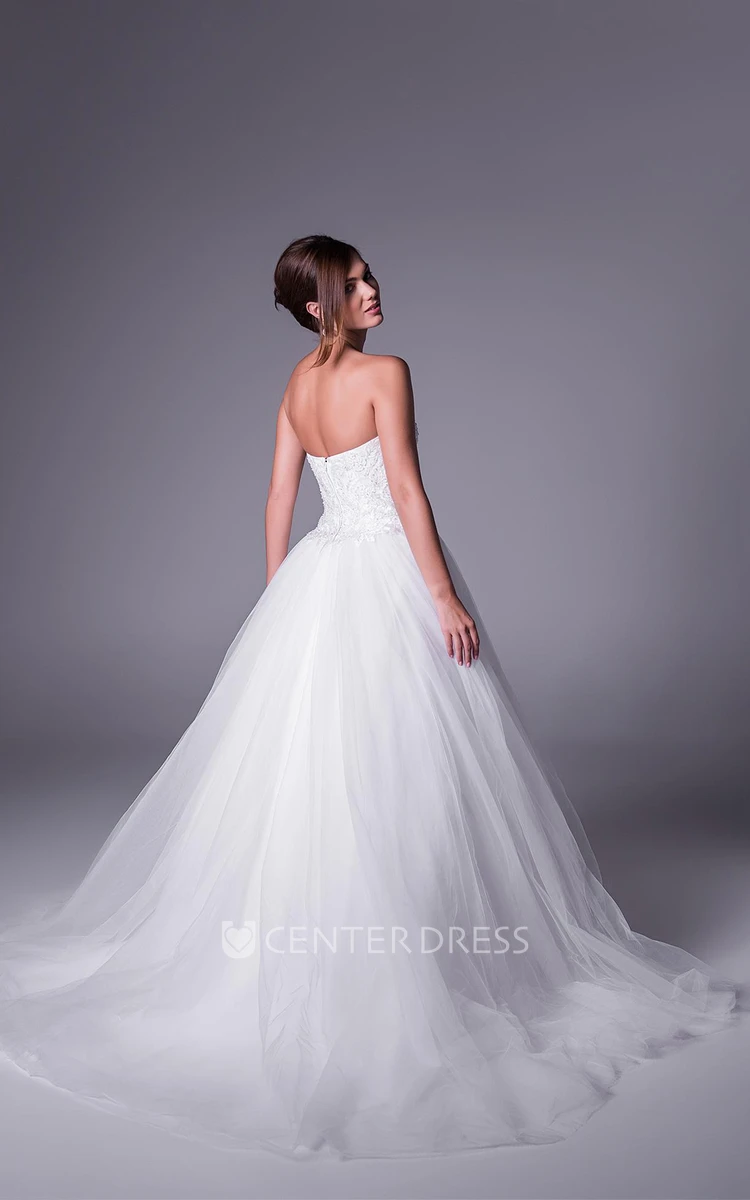 Ball Gown Floor-Length Sweetheart Tulle Wedding Dress With Appliques And Zipper