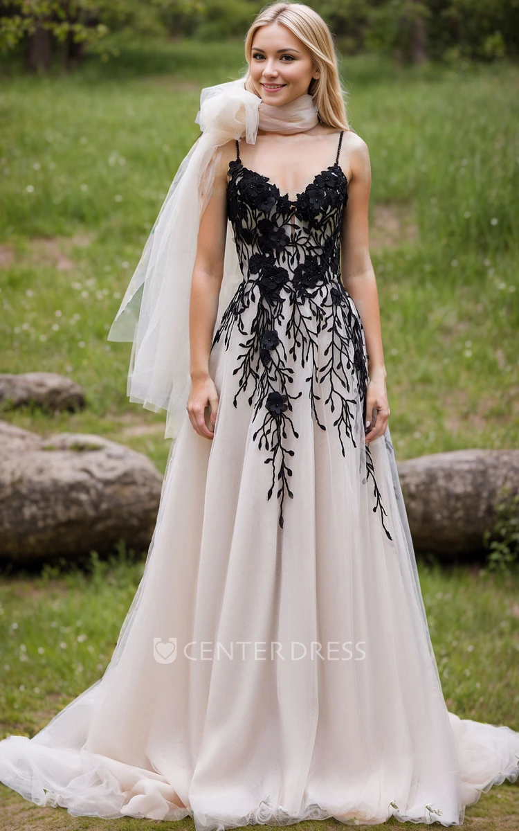 Elegant A-Line Straps Black Lace Wedding Dress Romantic V-Neck Open Back Appliques Sexy Beach Gown