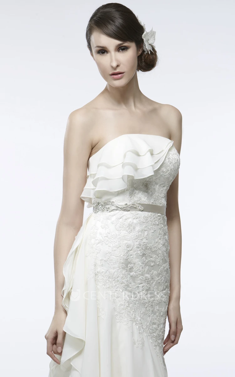 A-Line Long Sleeveless Strapless Appliqued Chiffon Wedding Dress With Pleats And Waist Jewellery