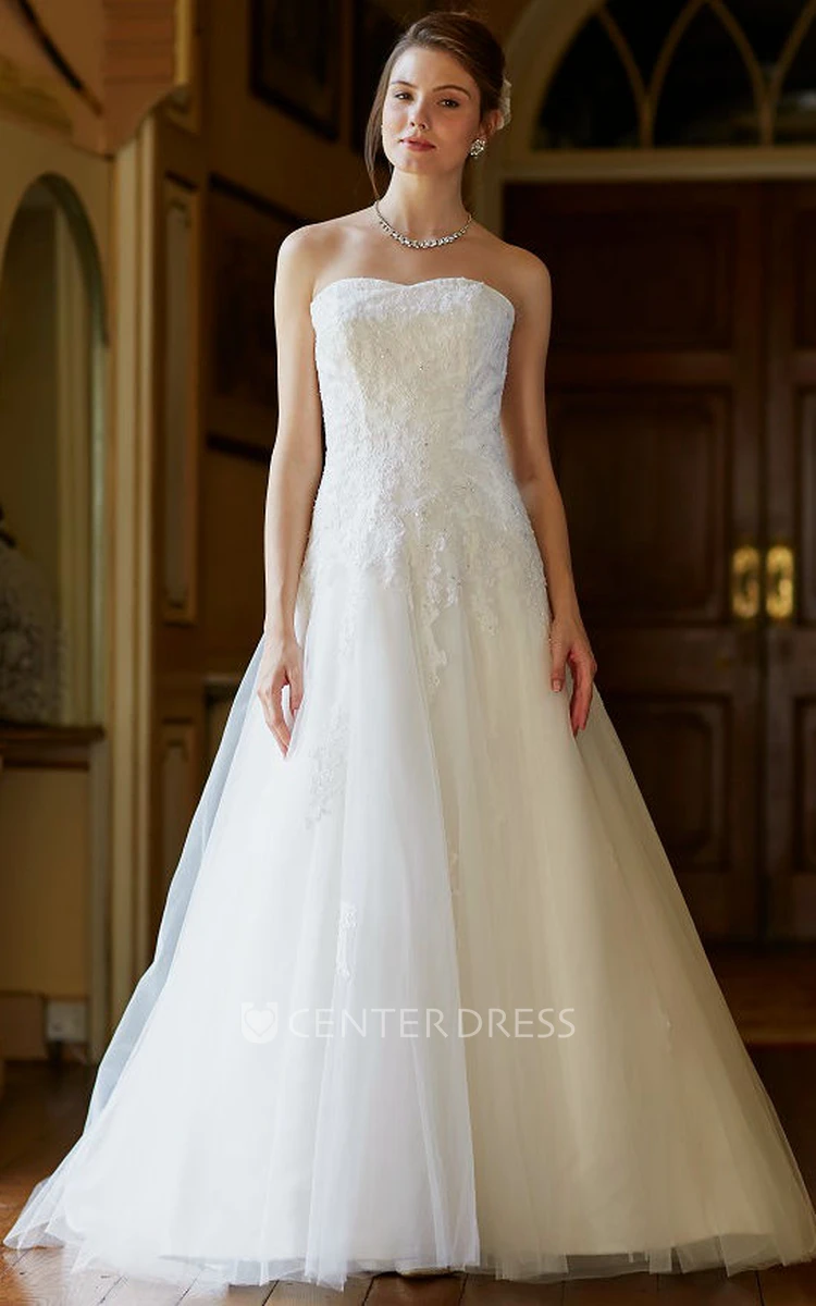 Ball-Gown Strapless Appliqued Sleeveless Floor-Length Tulle Wedding Dress With Backless Style And Court Train
