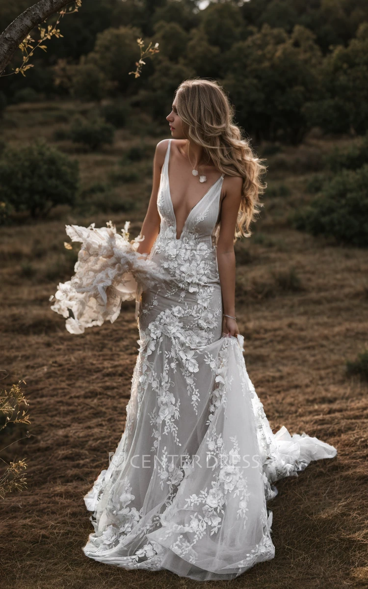 Gorgeous Lace Petals Mermaid Sexy V-Neck Straps Sleeveless Backless Illusion Country Long Trailing Wedding Dress
