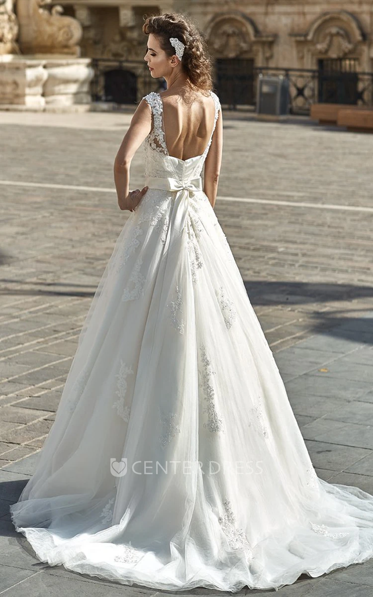 A-Line Scoop-Neck Appliqued Floor-Length Sleeveless Tulle&Lace Wedding Dress With Bow