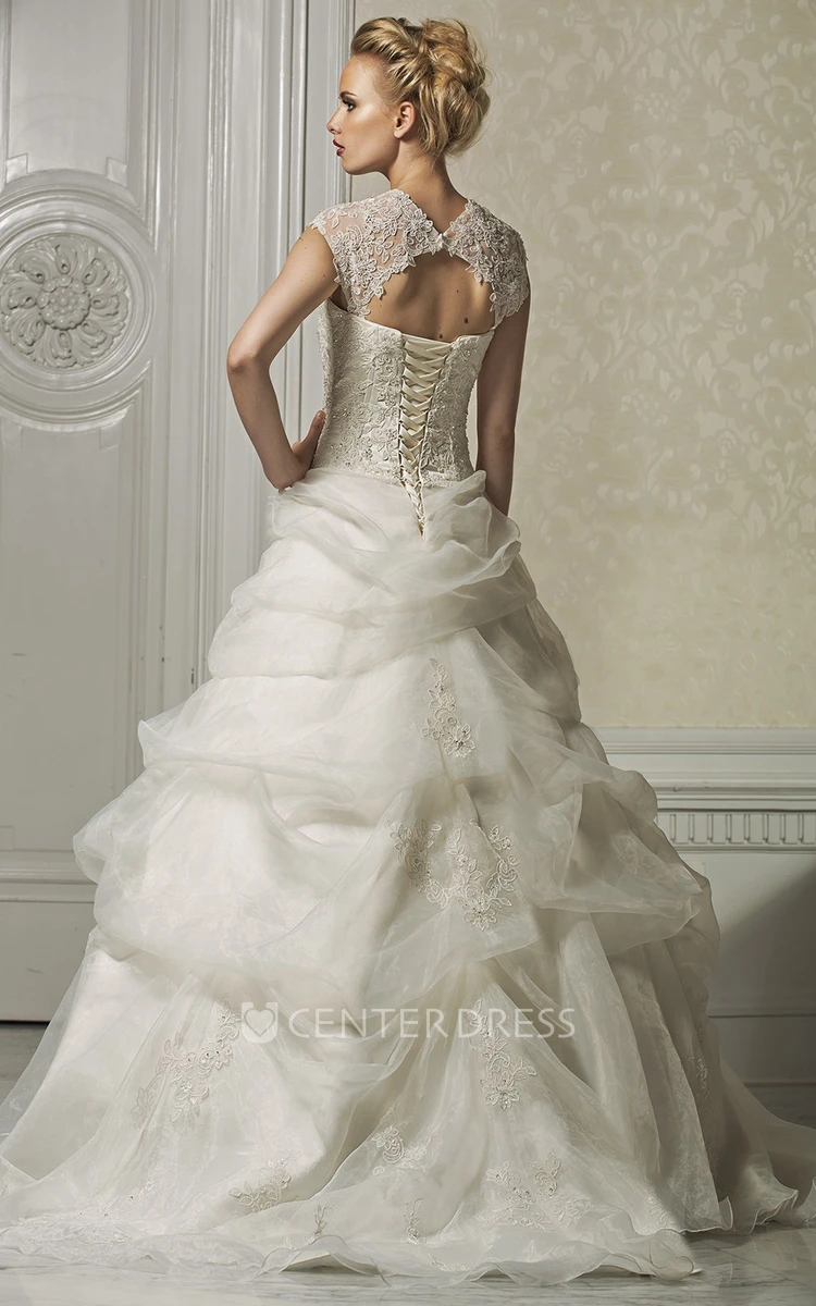 Ball Gown Strapless Floor-Length Appliqued Sleeveless Lace&Organza&Satin Wedding Dress With Pick Up And Cape