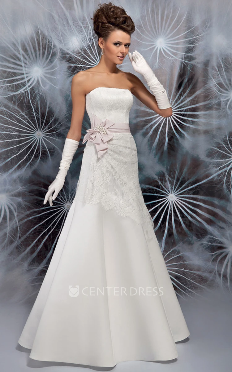 A-Line Maxi Lace Strapless Sleeveless Satin Wedding Dress With Ruching And Bow