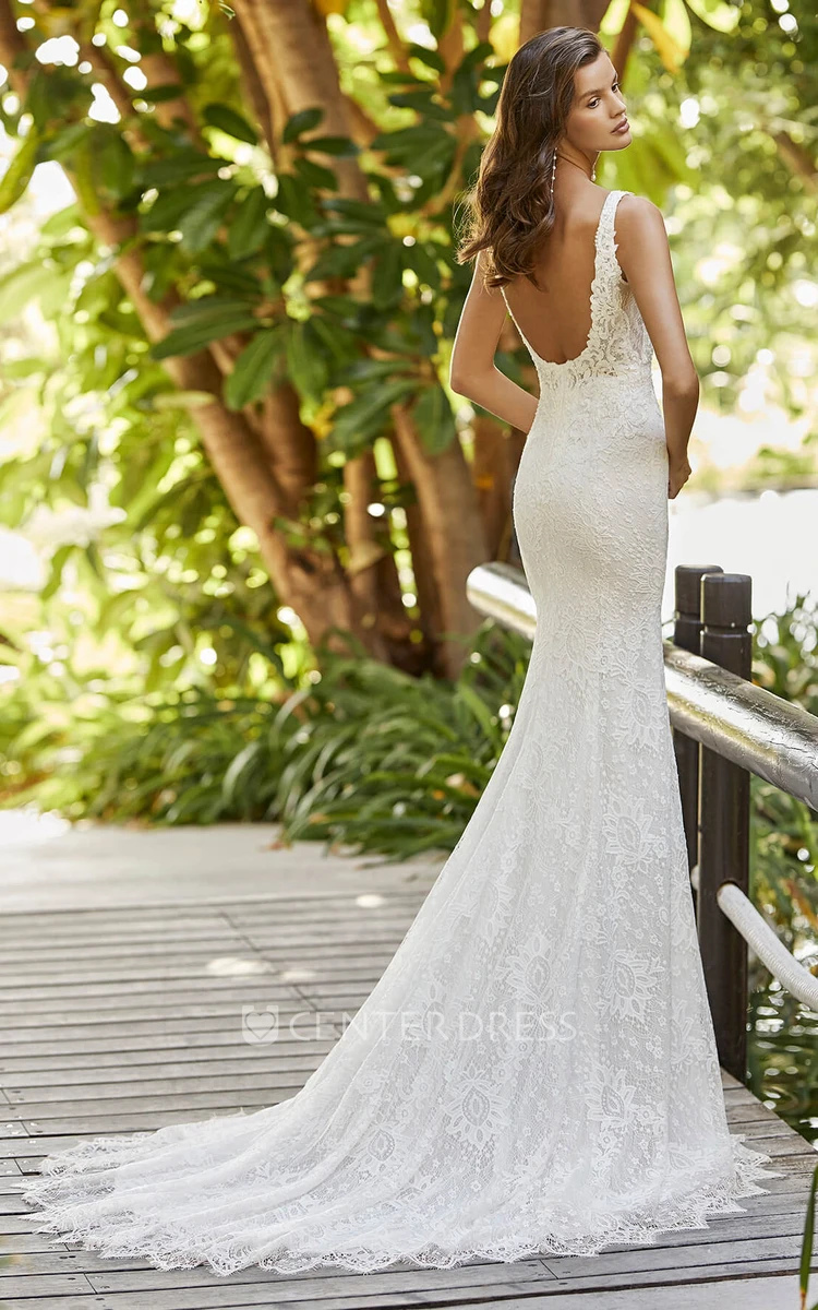 Sleeveless Court Train Elegant Open Back V-neck Lace Mermaid Wedding Dress