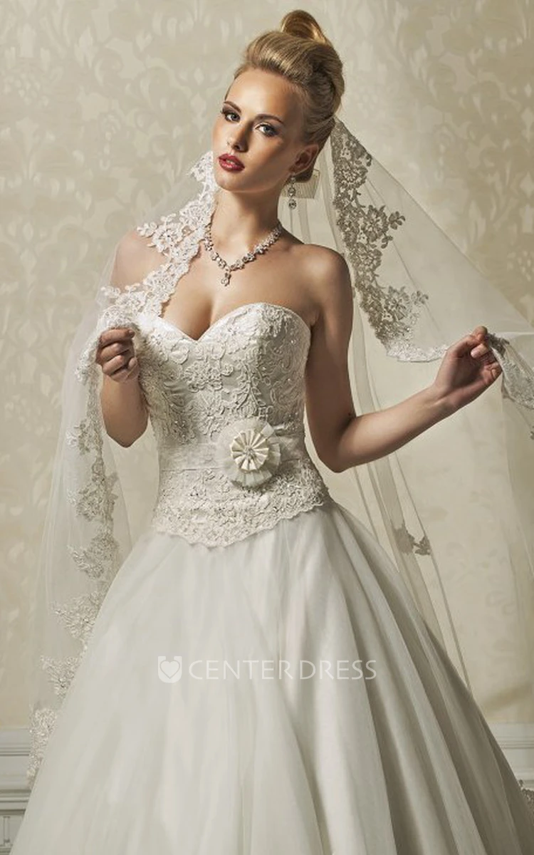 A-Line Sweetheart Floor-Length Sleeveless Appliqued Lace&Tulle Wedding Dress With Flower