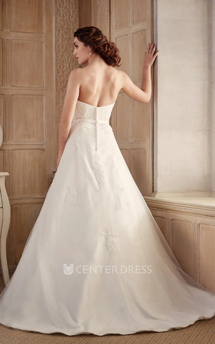 Sweetheart Maxi Appliqued Tulle Wedding Dress With Sweep Train