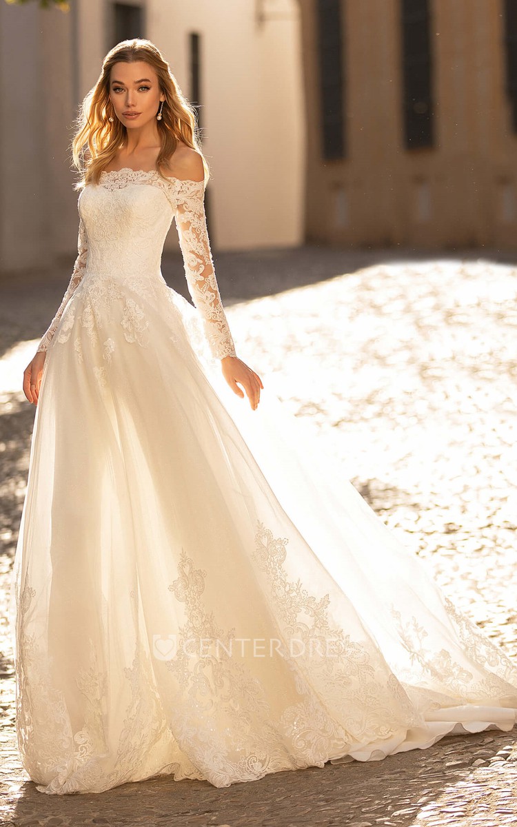 Court train hot sale wedding dress