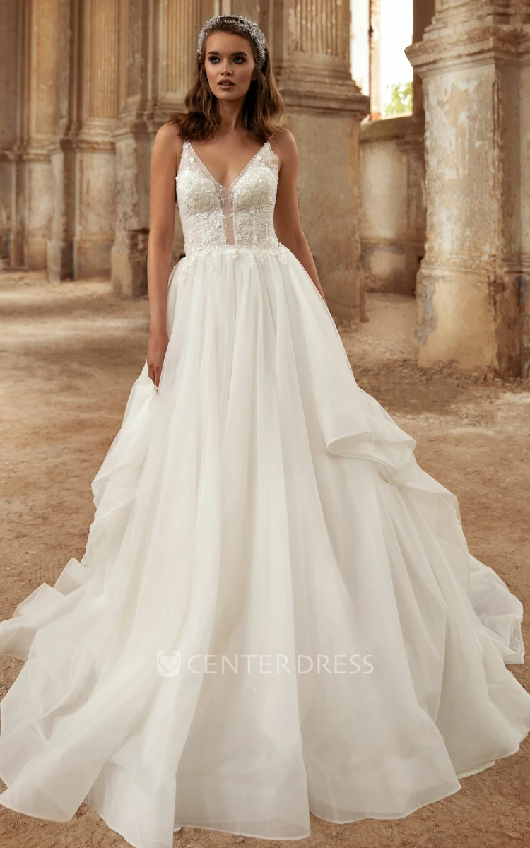 Ethereal Ball Gown Sleeveless Floor-length Lace Backless Wedding Dress with Appliques