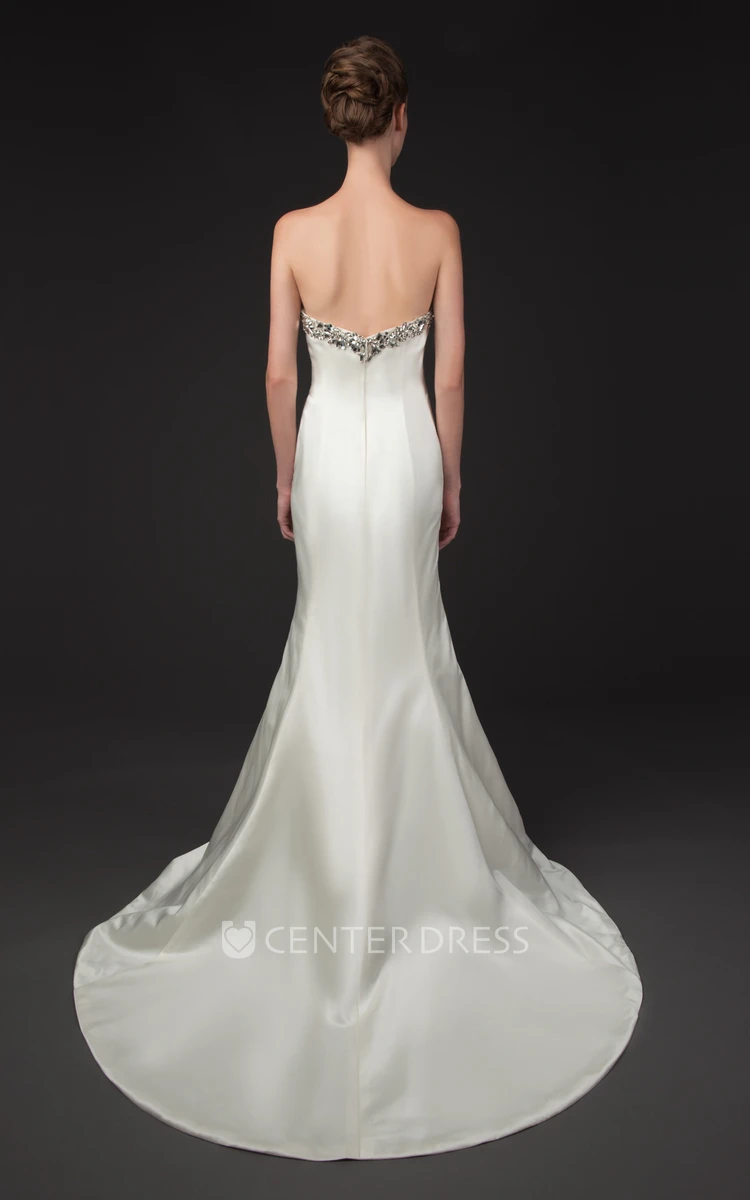 Maxi Sleeveless Crystal Sweetheart Satin Wedding Dress With Court Train