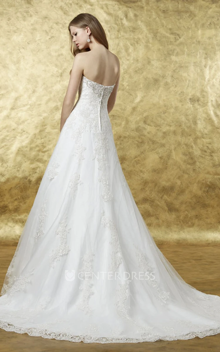 A-Line Appliqued Sweetheart Lace Wedding Dress With Beading