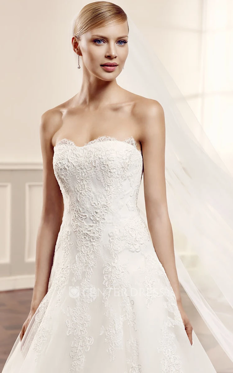 A-Line Sleeveless Appliqued Strapless Long Tulle Wedding Dress