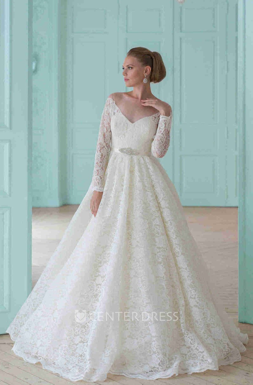 scoop neck lace wedding dress